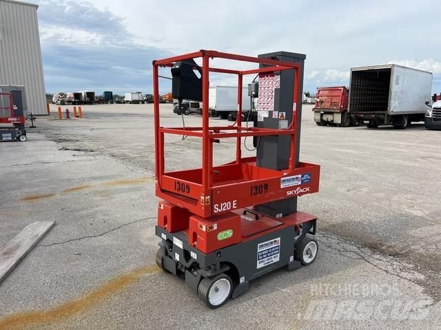 SkyJack SJ20E Вертикальные мачтовые подъемники