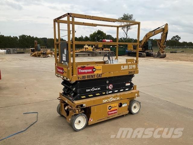 SkyJack SJ3219 Ножничные подъемники