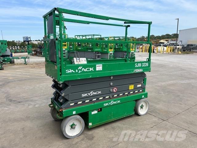 SkyJack SJ3226 Ножничные подъемники