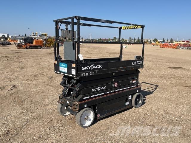 SkyJack SJ3226 Ножничные подъемники