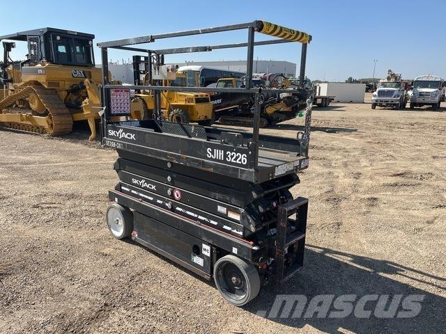 SkyJack SJ3226 Ножничные подъемники