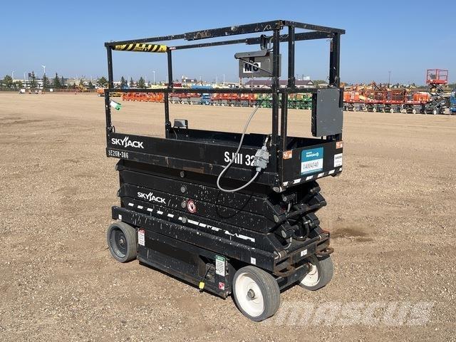 SkyJack SJ3226 Ножничные подъемники