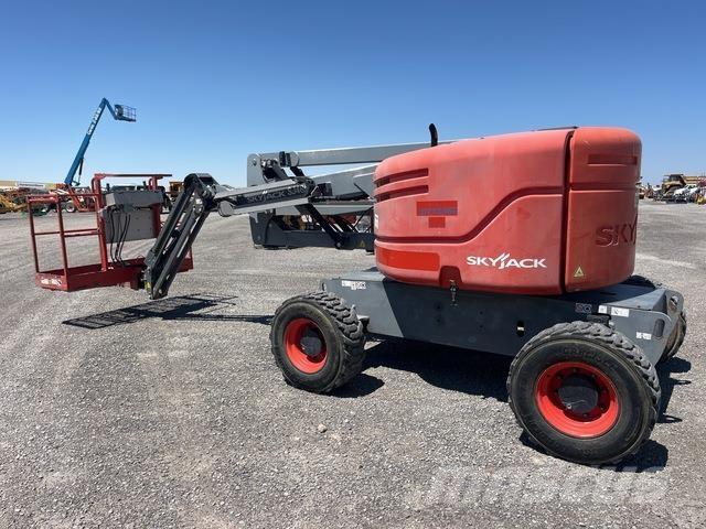 SkyJack SJ46AJ Коленчатые подъемники