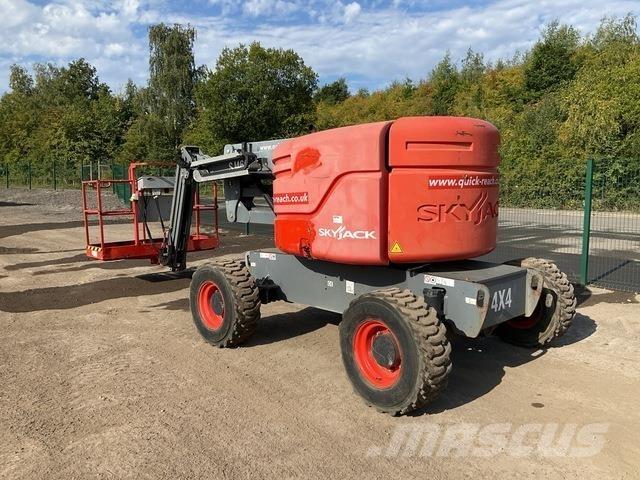 SkyJack SJ46AJ Коленчатые подъемники