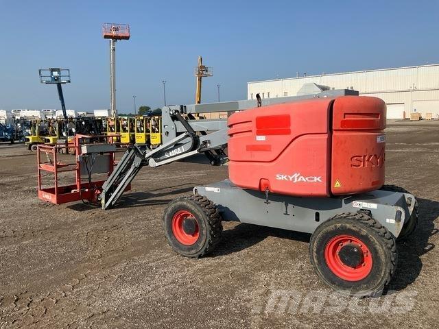 SkyJack SJ46AJ Коленчатые подъемники