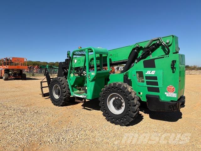 SkyTrak 10042 Телескопические погрузчики