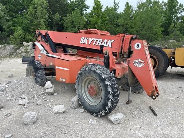 SkyTrak 8042 Телескопические погрузчики