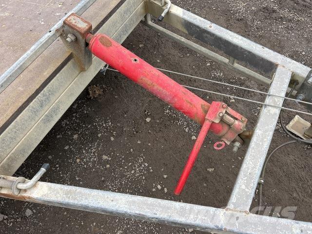  Stance Прицепы-платформы/боковая разгрузка