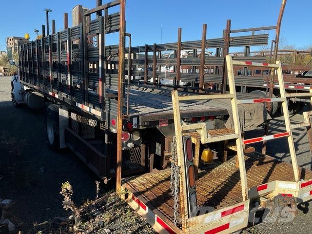 Sterling A6500 Грузовики-платформы/боковая разгрузка