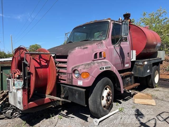 Sterling L7500 Ассенизаторские машины