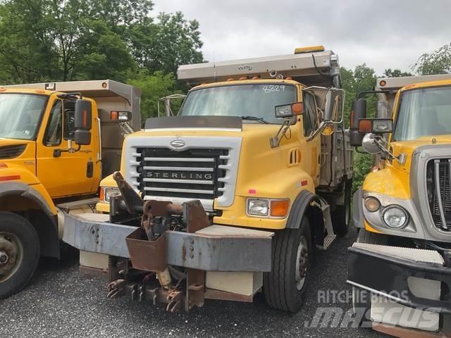 Sterling L8500 Снежные отвалы и плуги
