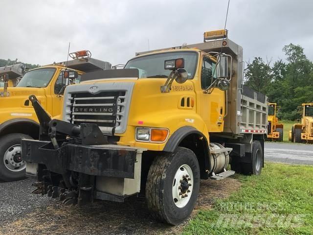 Sterling L8500 Снежные отвалы и плуги