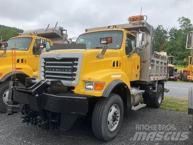 Sterling L8500 Снежные отвалы и плуги