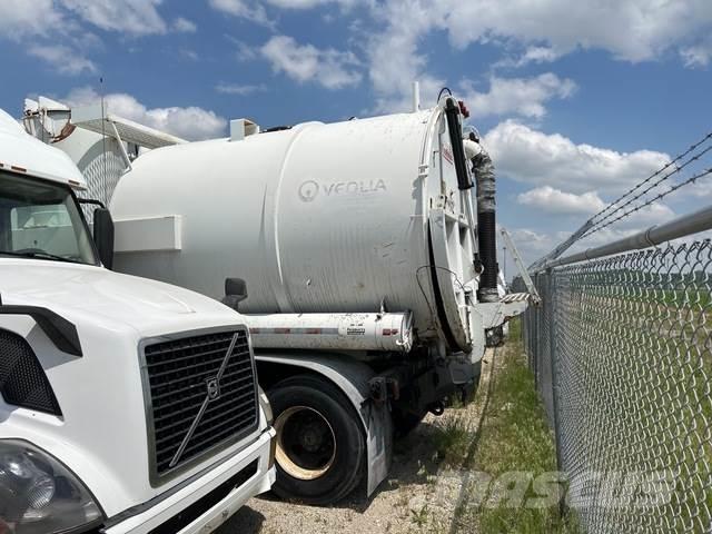 Sterling L9500 Ассенизаторские машины