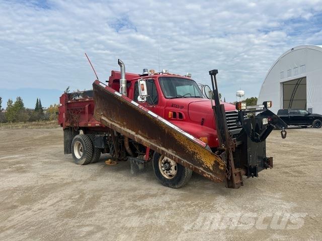 Sterling L9500 Снежные отвалы и плуги