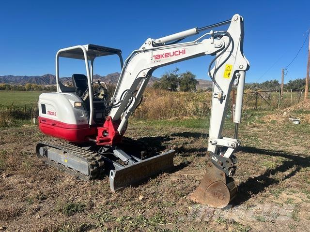 Takeuchi TB235 Гусеничные экскаваторы
