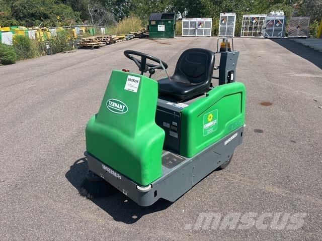 Tennant 6100 Внутренние подметальные машины