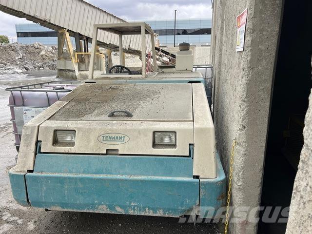 Tennant 800 Внутренние подметальные машины