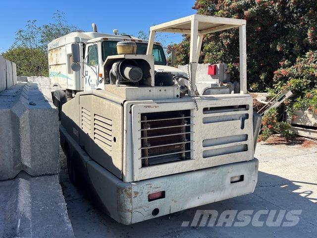 Tennant 800 Внутренние подметальные машины