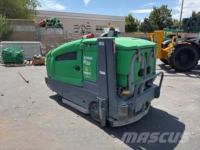 Tennant M20 Внутренние подметальные машины