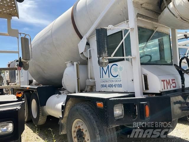 Terex  Специальные грузовики