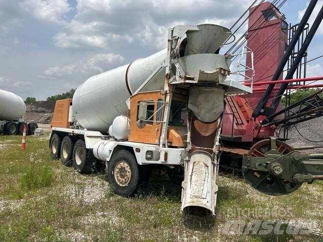 Terex  Специальные грузовики