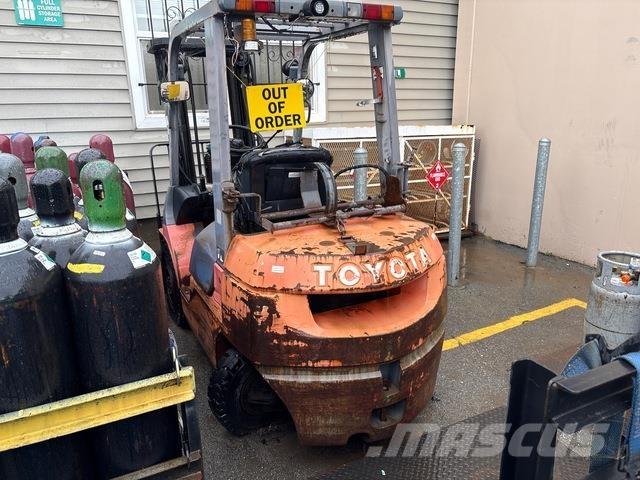 Toyota 7FGU25 Другие складские механизмы