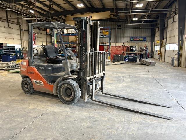 Toyota 8FGU25 Другие складские механизмы