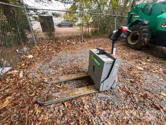 Toyota 8HBW23 Ручные гидравлические тележки