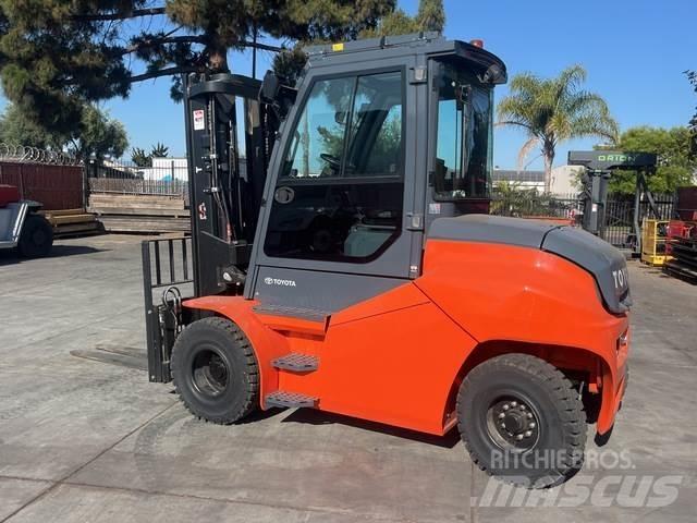 Toyota 9FBM70T Электропогрузчики