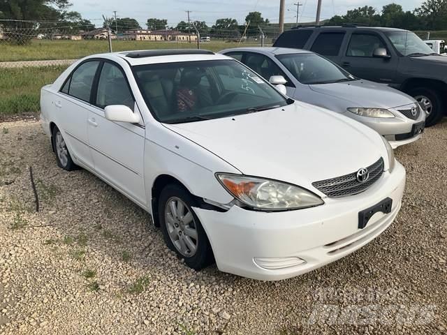 Toyota Camry Легковые автомобили