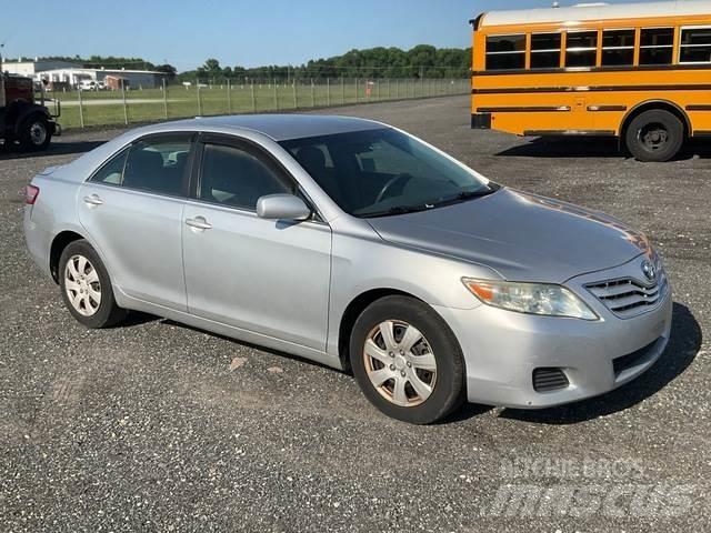 Toyota Camry Легковые автомобили