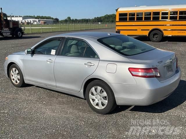Toyota Camry Легковые автомобили