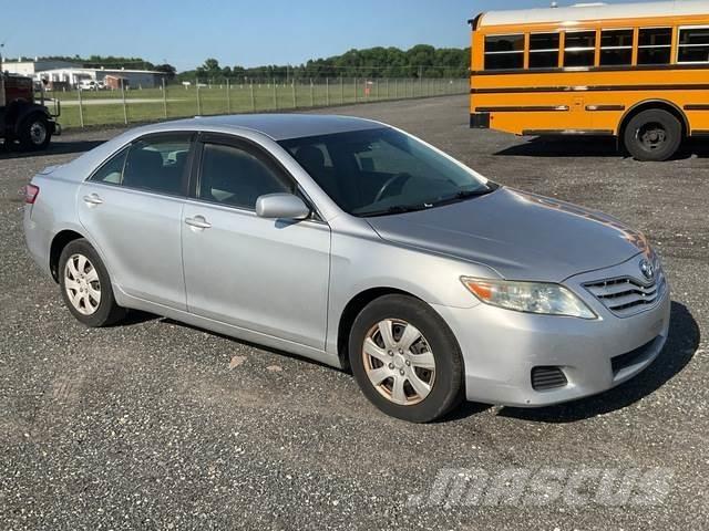 Toyota Camry Легковые автомобили