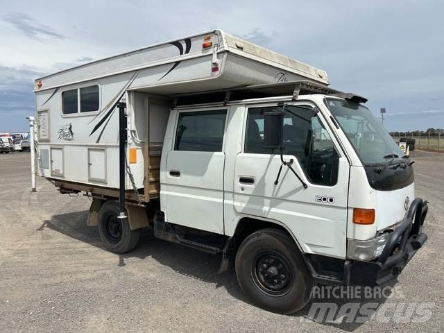 Toyota DYNA Грузовики-платформы/боковая разгрузка