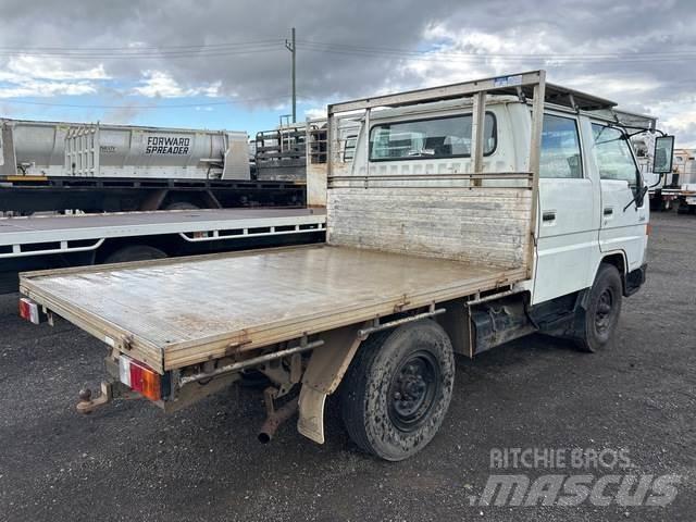 Toyota DYNA Грузовики-платформы/боковая разгрузка