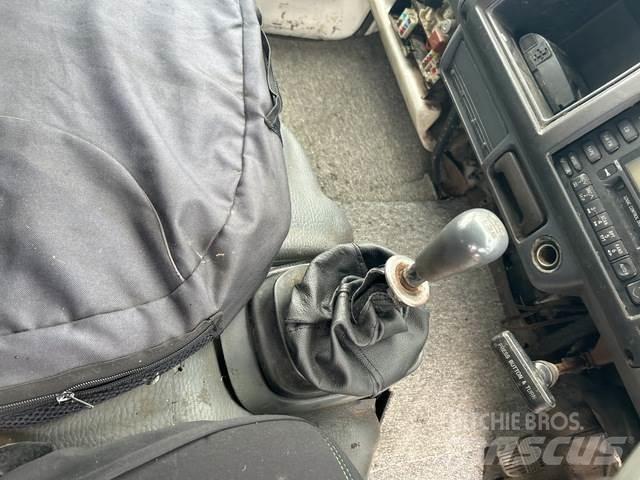 Toyota DYNA Грузовики-платформы/боковая разгрузка