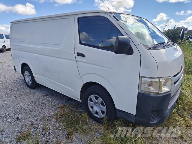 Toyota Hiace Микроавтобусы