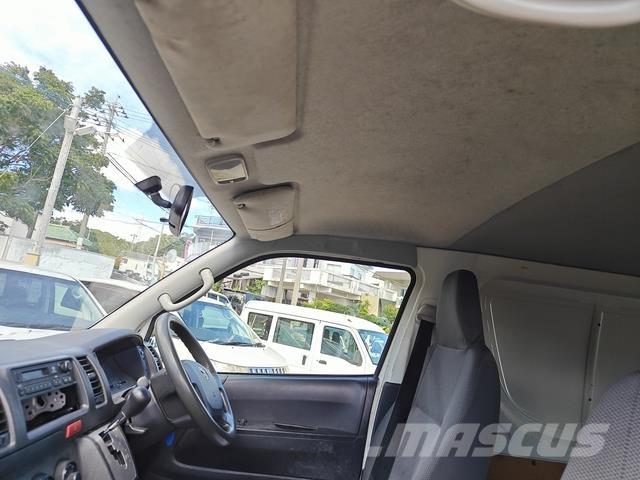 Toyota Hiace Микроавтобусы