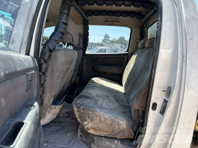 Toyota HiLux Прочие фургоны