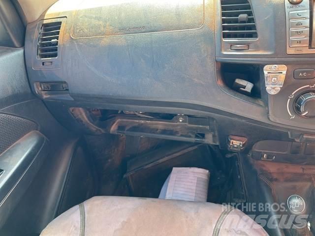 Toyota HiLux Прочие фургоны