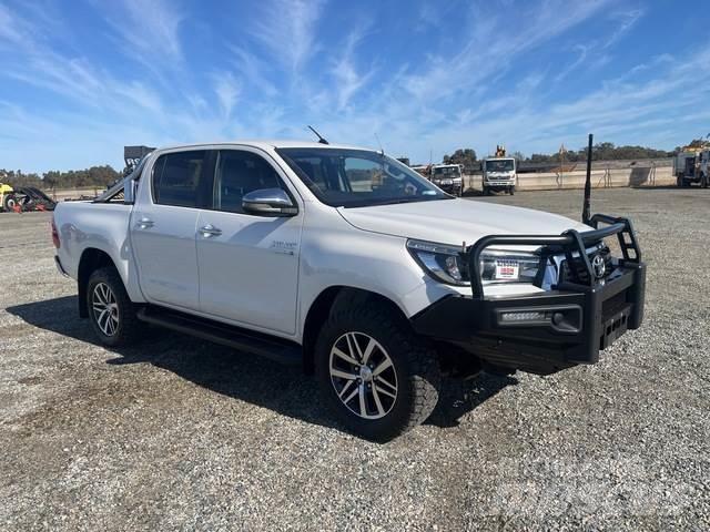 Toyota HiLux Прочие фургоны