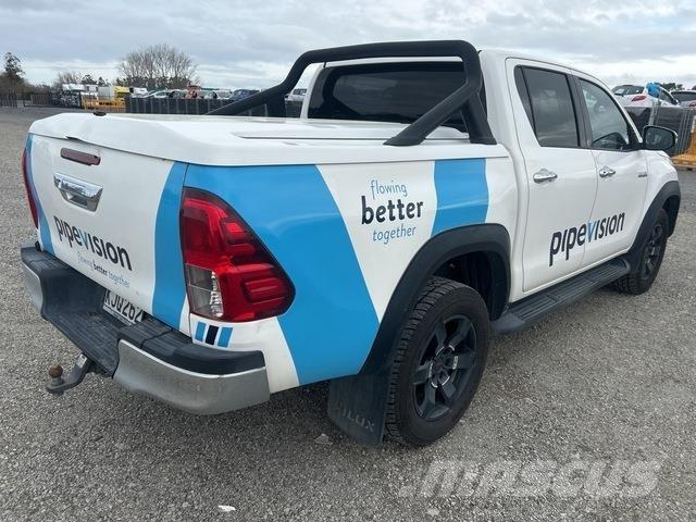 Toyota HiLux Прочие фургоны