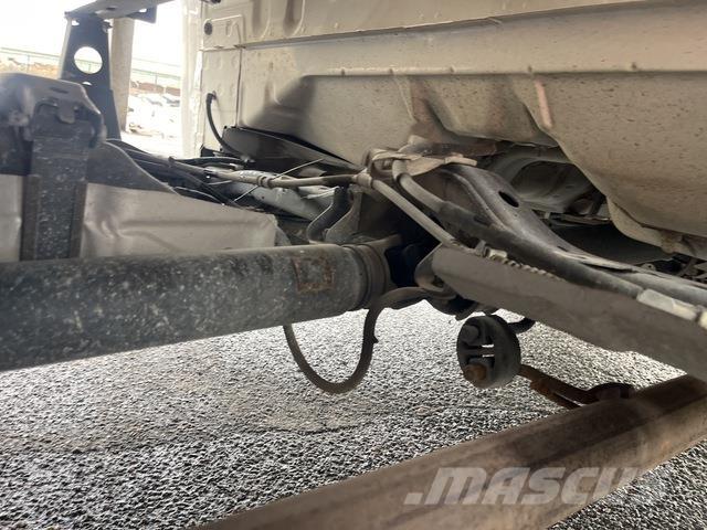 Toyota HiLux Прочие фургоны
