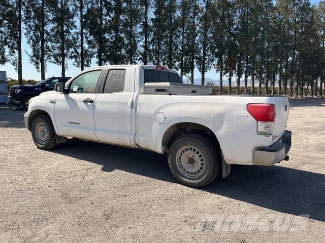 Toyota Tundra Прочие фургоны
