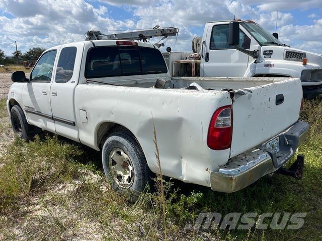 Toyota Tundra Бортовые фургоны