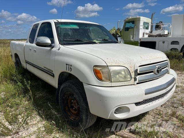 Toyota Tundra Бортовые фургоны