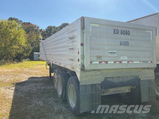 Travis  Самосвальные прицепы