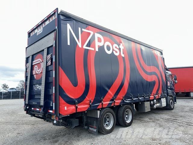 UD CD 25 360 Тентованные грузовики