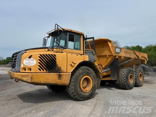 Volvo A25D Шарнирно-сочленённые самосвалы